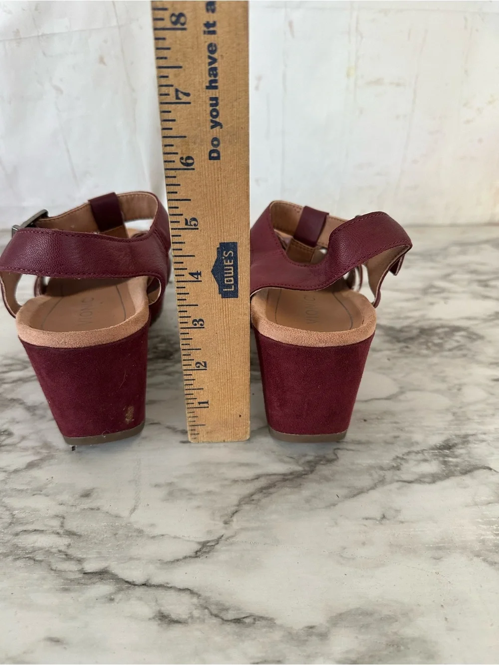 Vionic Tawny Burgundy Wedge Leather Sandals Sz 9 Comfort Casual Orthotic Comfy